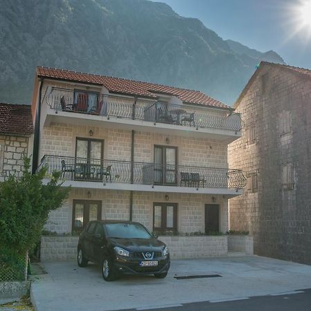 Apartments Marija Risan Exterior photo